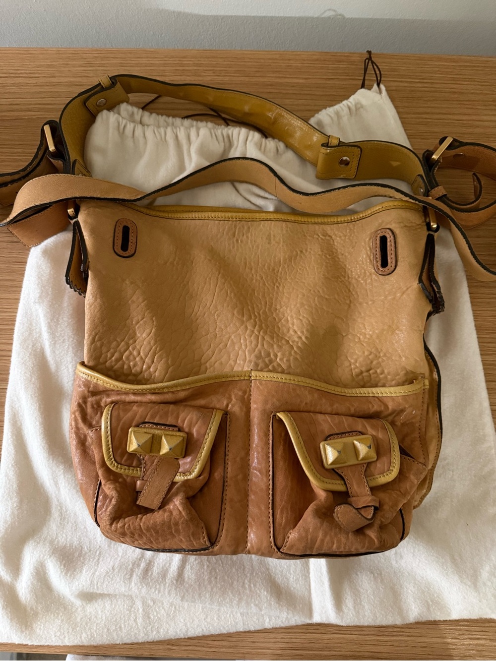 Chloe Leather bucket bag in yellow
